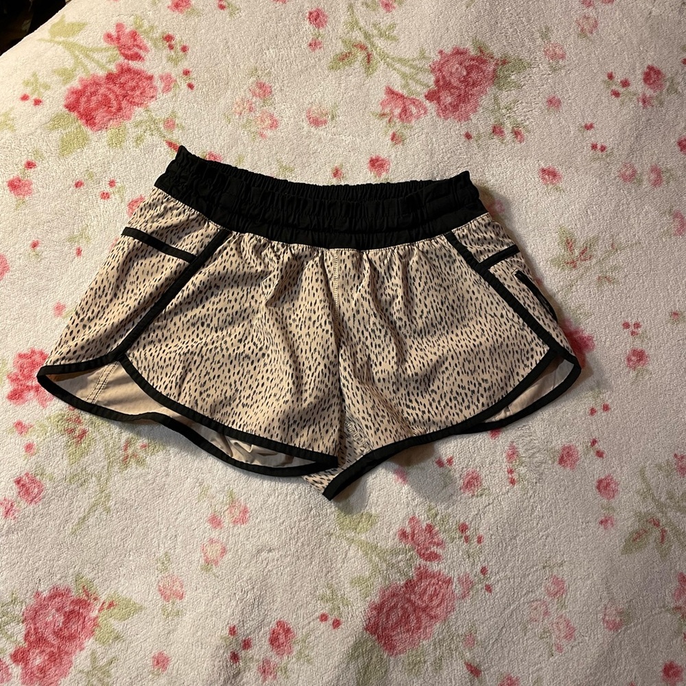 Lululemon short